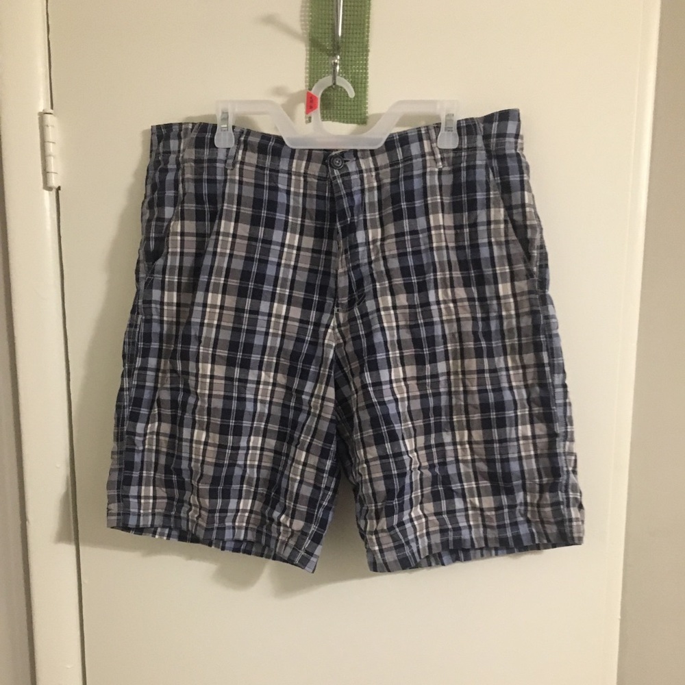 Men’s Size 38 Blue Plaid Shorts